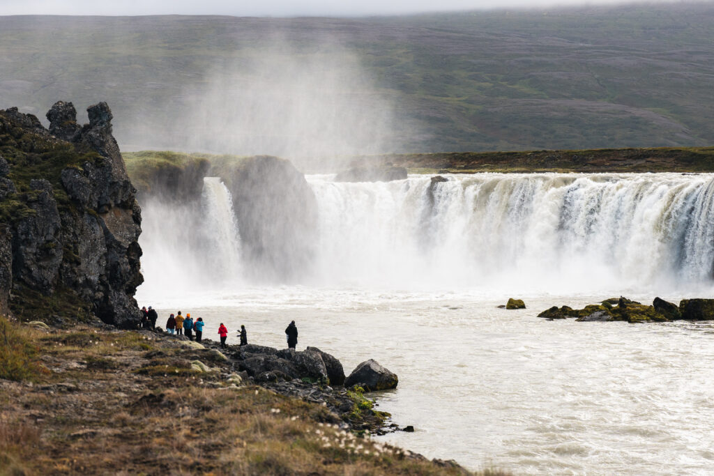 眾神瀑布 (Goðafoss Waterfall)