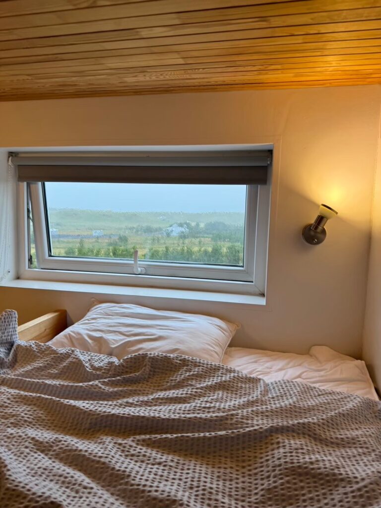 RangárvallasýslaHella
Eldey and Otri
冰島住宿
